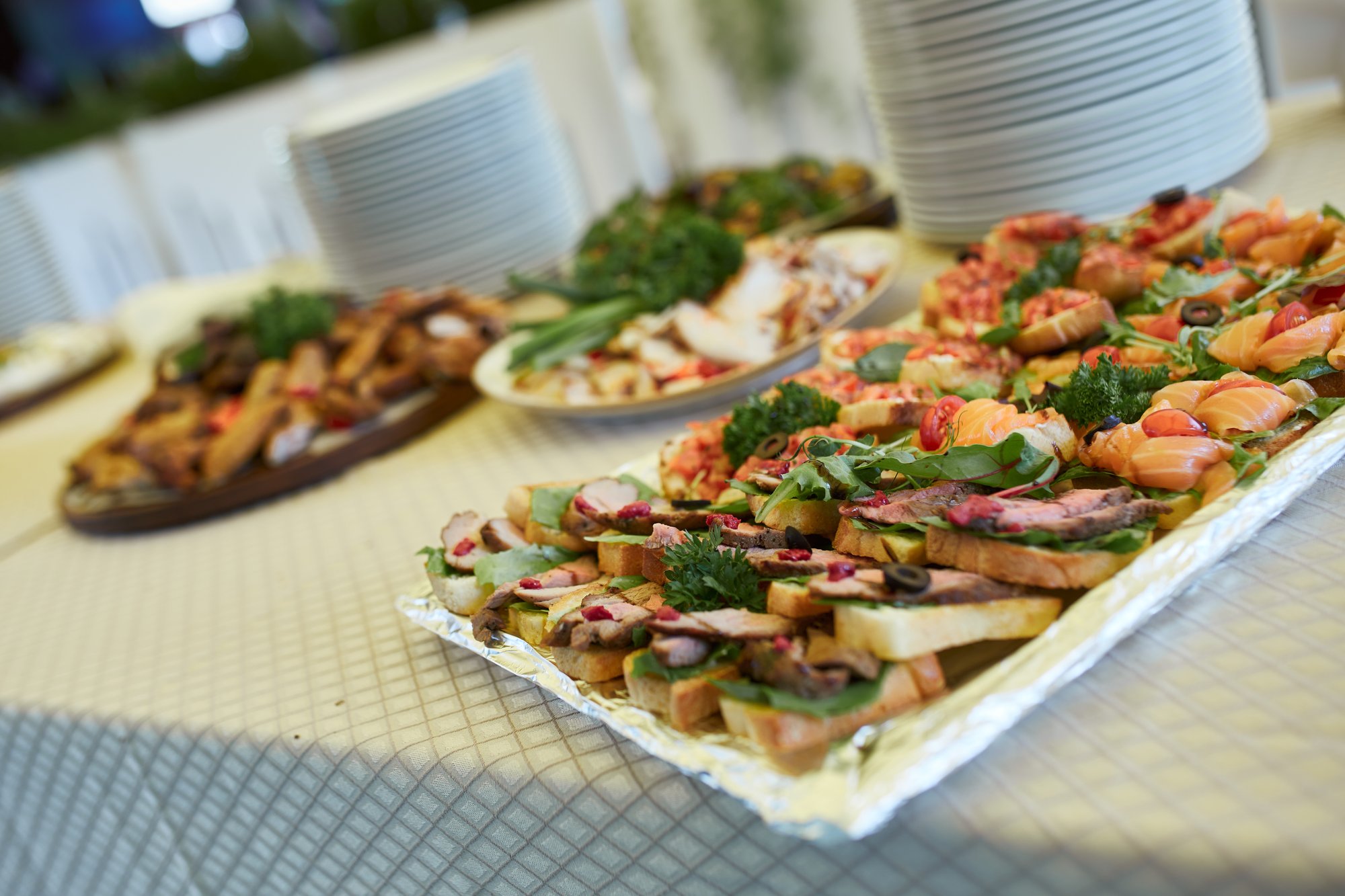 served-table-with-delicious-dishes-banquets-parties-forums-conferences-catering-food